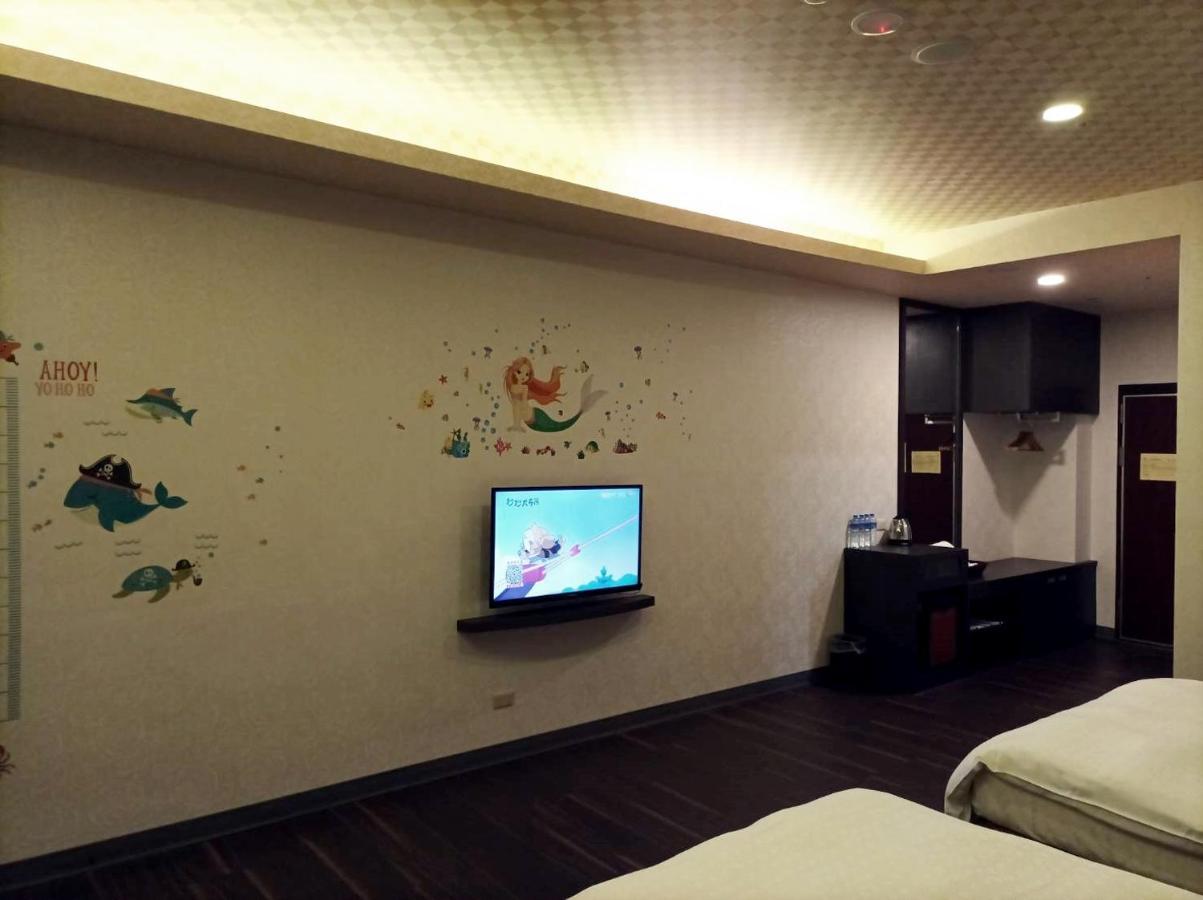 פולי Crystal Hotel מראה חיצוני תמונה