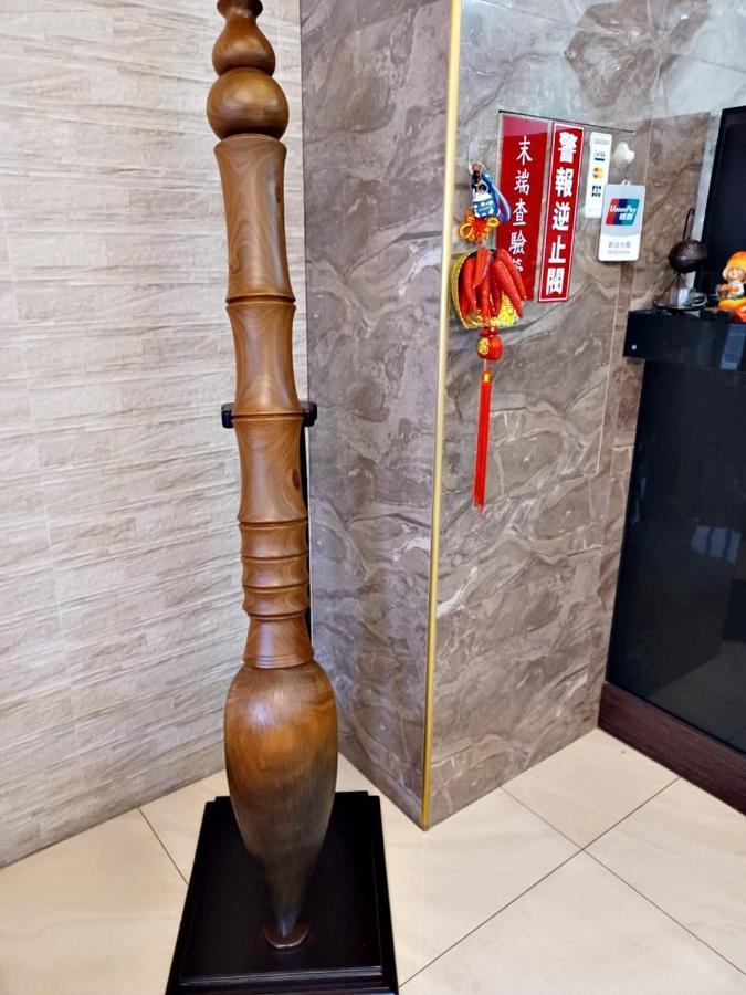פולי Crystal Hotel מראה חיצוני תמונה