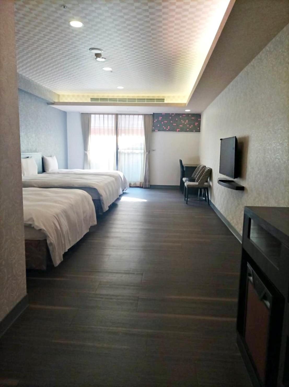 פולי Crystal Hotel מראה חיצוני תמונה
