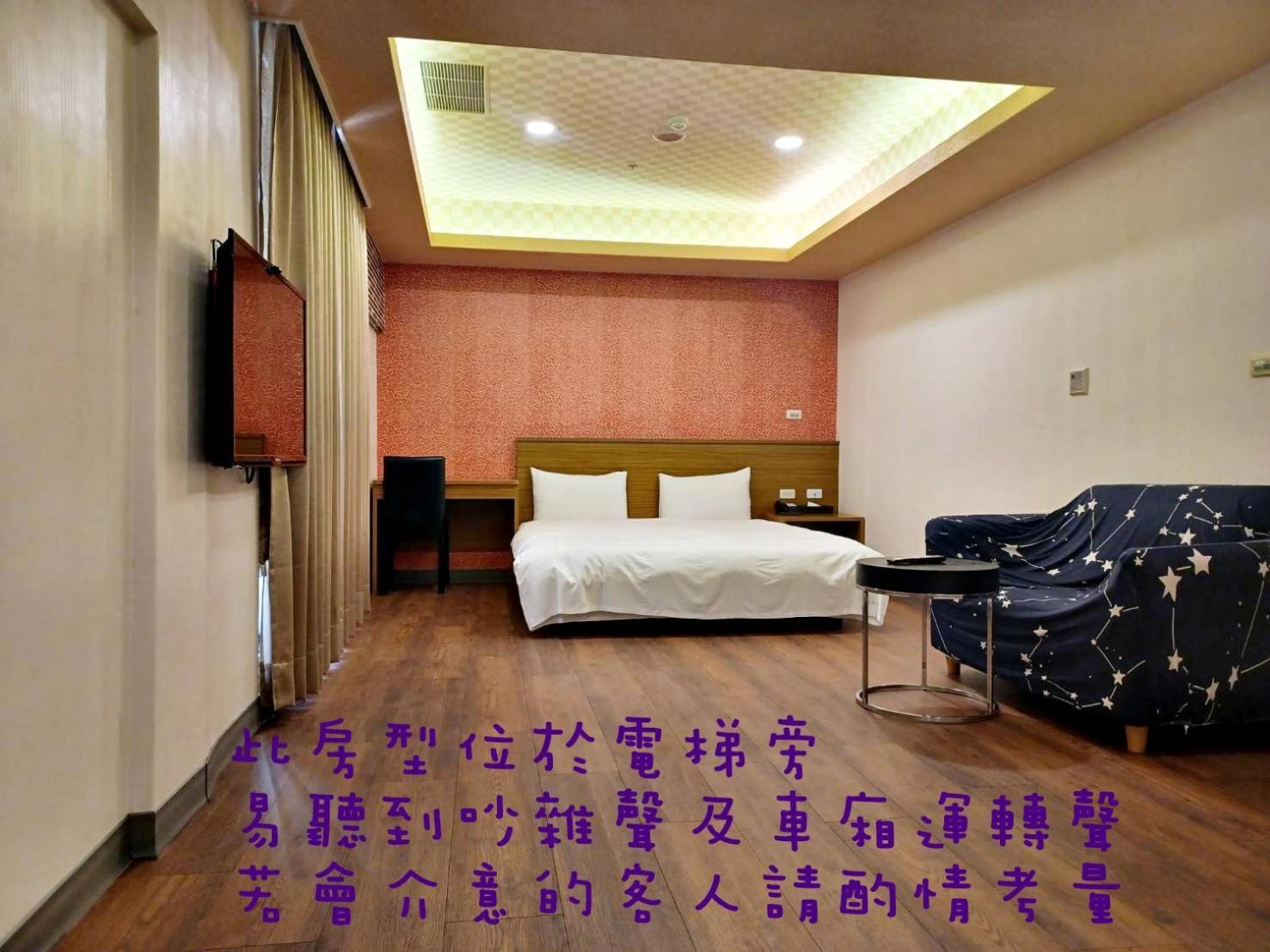 פולי Crystal Hotel מראה חיצוני תמונה
