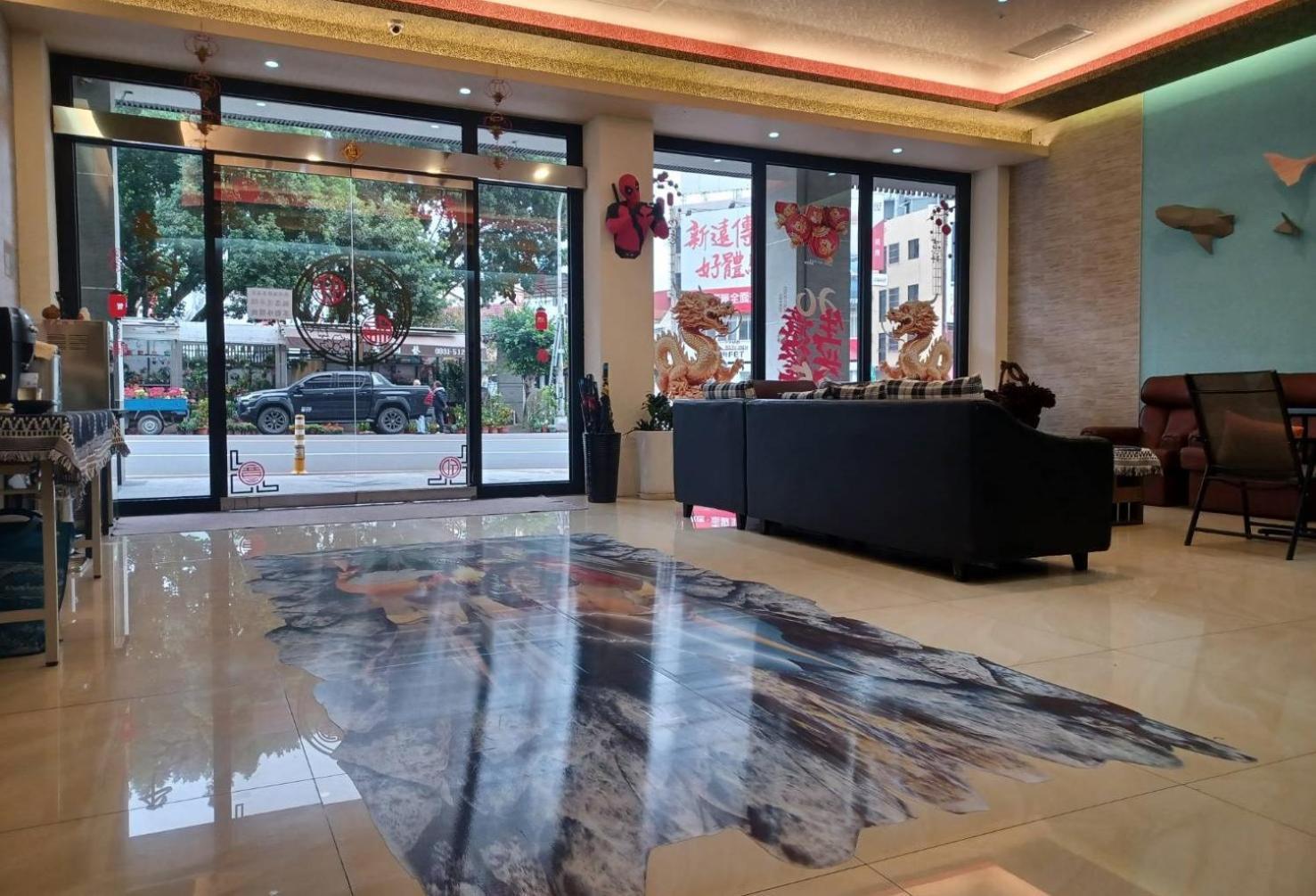 פולי Crystal Hotel מראה חיצוני תמונה